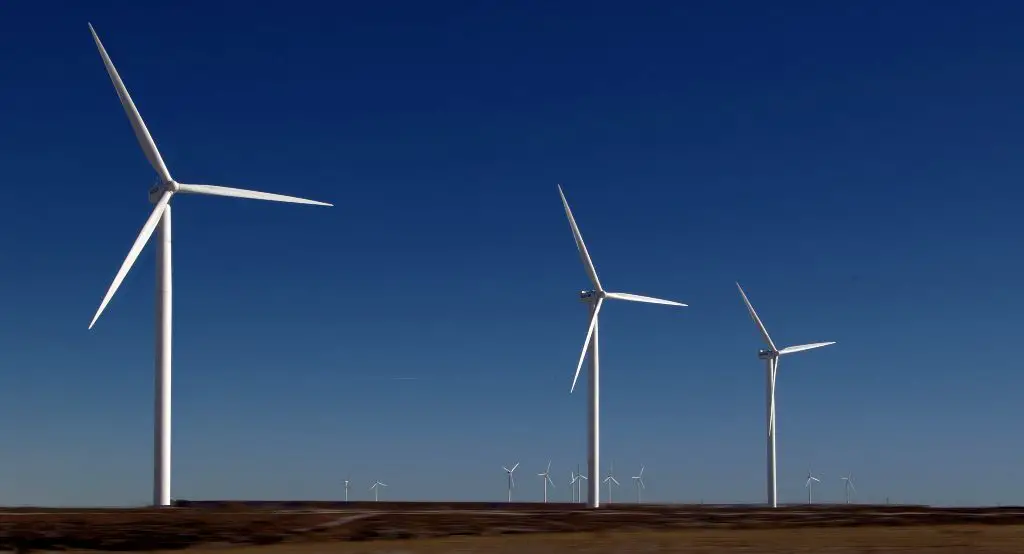Wind power advantages and disadvantages