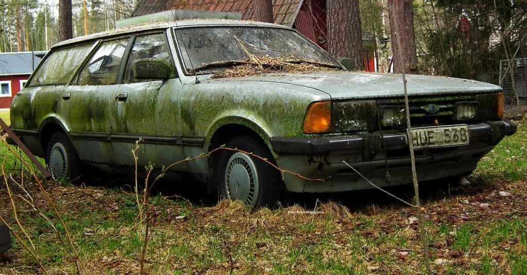 What Happens to Your Car in a Wrecking Yard with These 5 Easy-to-Understand Steps 